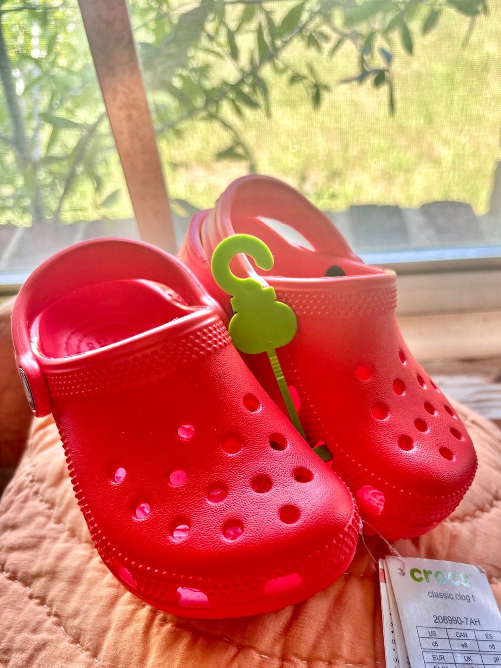 nwt crocs classic clog toddler size c8 bright red slip-on waterproof shoes